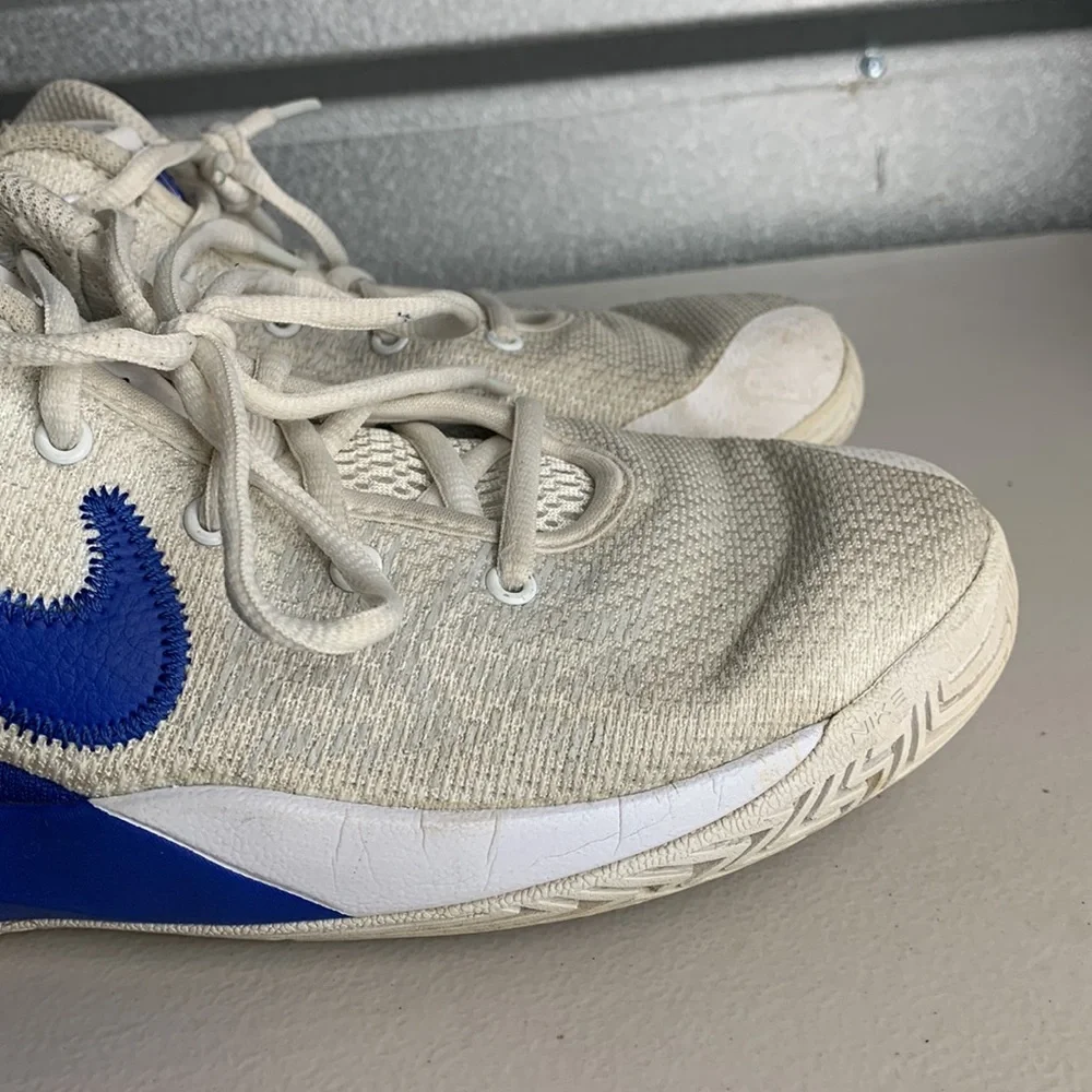 Nike Shoes Kids White Blue Basketball Kyrie Flytrap II Athletic Sneakers Youth 6